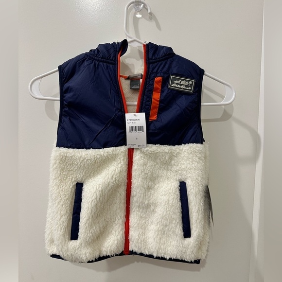 Eddie Bauer Other - NWT boys Eddie Bauer hooded fleece vest size 5
